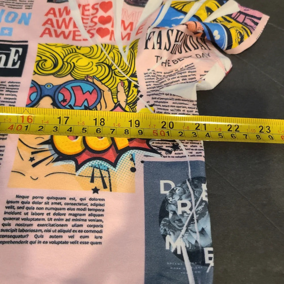 Newspaper print women's top short sleeve sz .1X tie in front - Picture 5 of 8